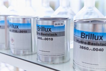 <p>Brillux Hydro Basislack im Labor in Unna</p>