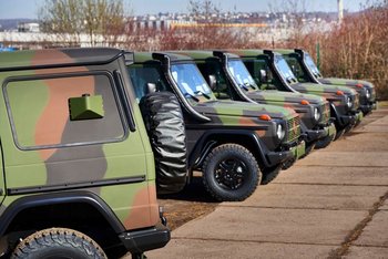 1.000 der auf der G-Klasse von Mercedes basierenden Greenliner wurden mit militärischer Sonderausrüstung ausgestattet.