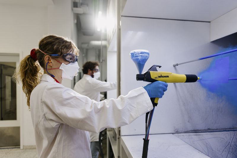 Brillux Industrielack stellt Kernsortiment für Pulverlacke auf NT-Technologie um